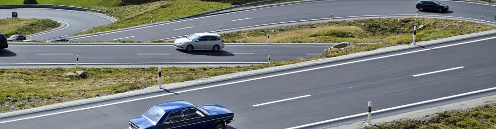 ¿Cómo subir una rampa? ¡Que no se te cale el coche!