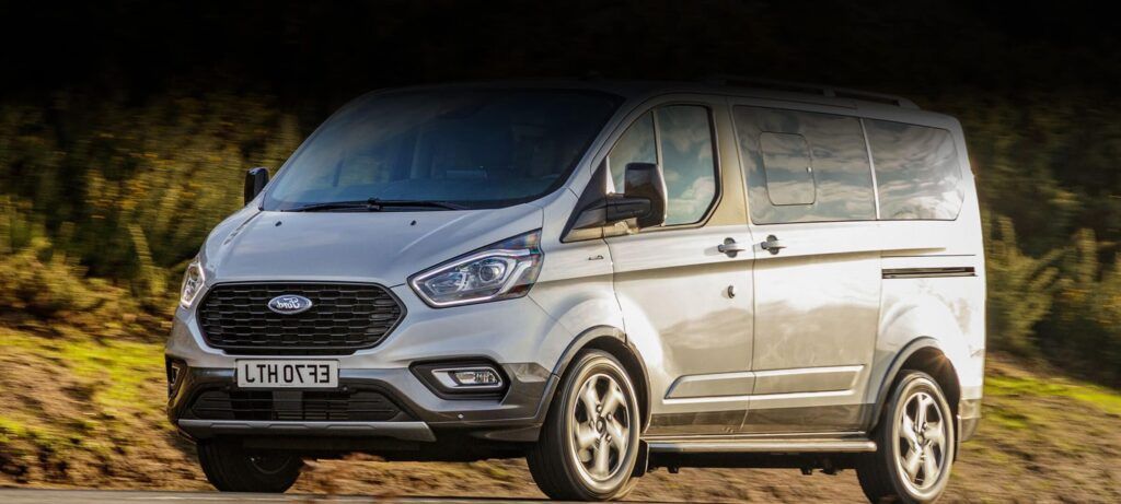 Ford apuesta por lo eléctrico para el próximo 2023 con la nueva furgoneta Ford Tourneo Custom