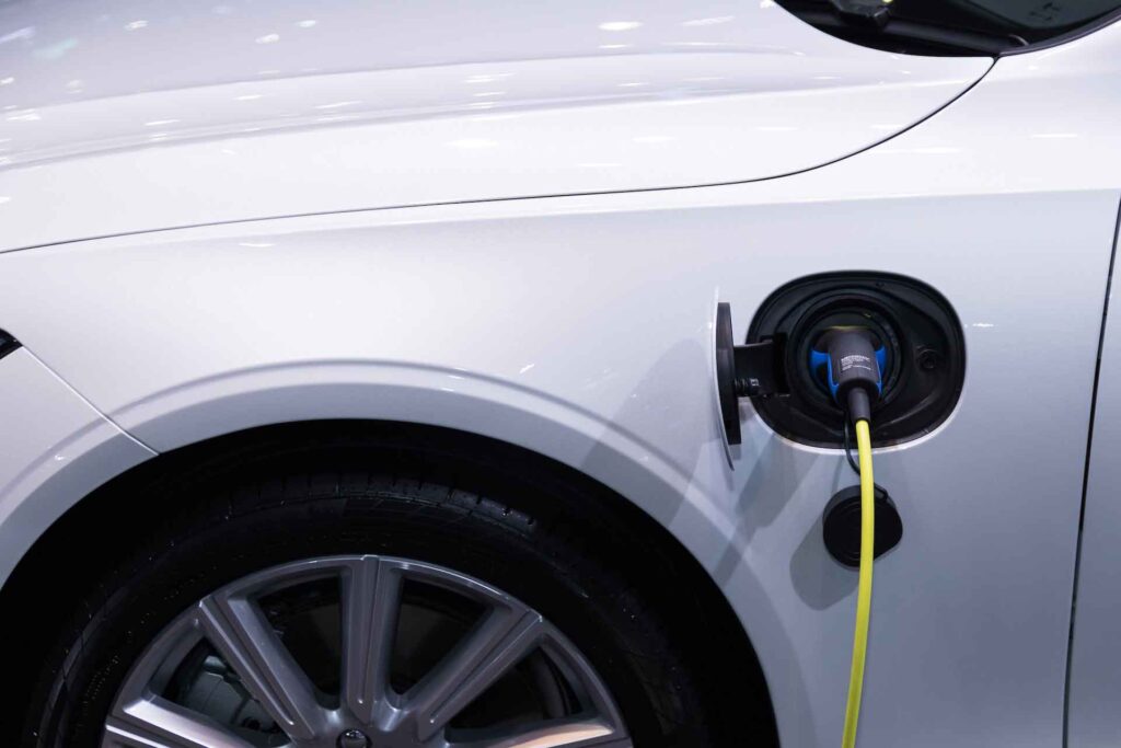 Instala tu punto de carga o cargador para coche eléctrico en casa