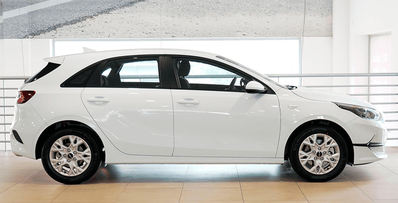 KIA Ceed 1.0 T GDi Concept 100CV exterior perfil | Total Renting