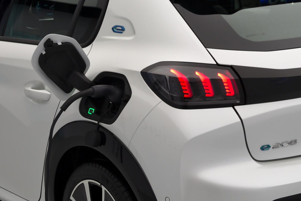 Peugeot sube la autonomía de uno de sus vehículos eléctricos