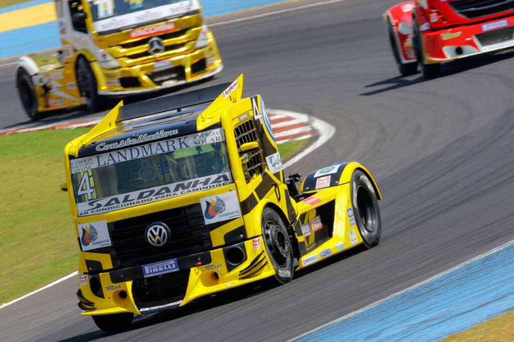 Los camiones de carreras, protagonistas en el Circuito de Jarama